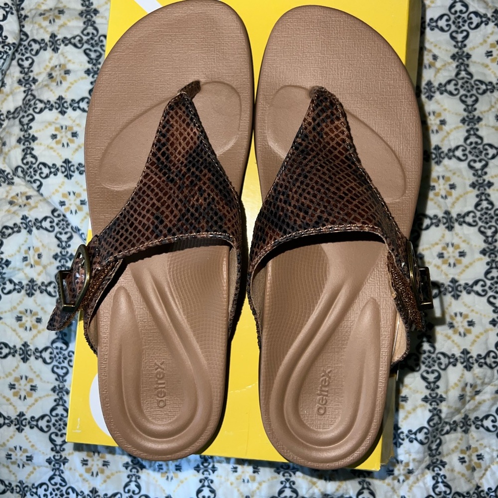 Aetrex Rita Brown Snake Sandals sz 38